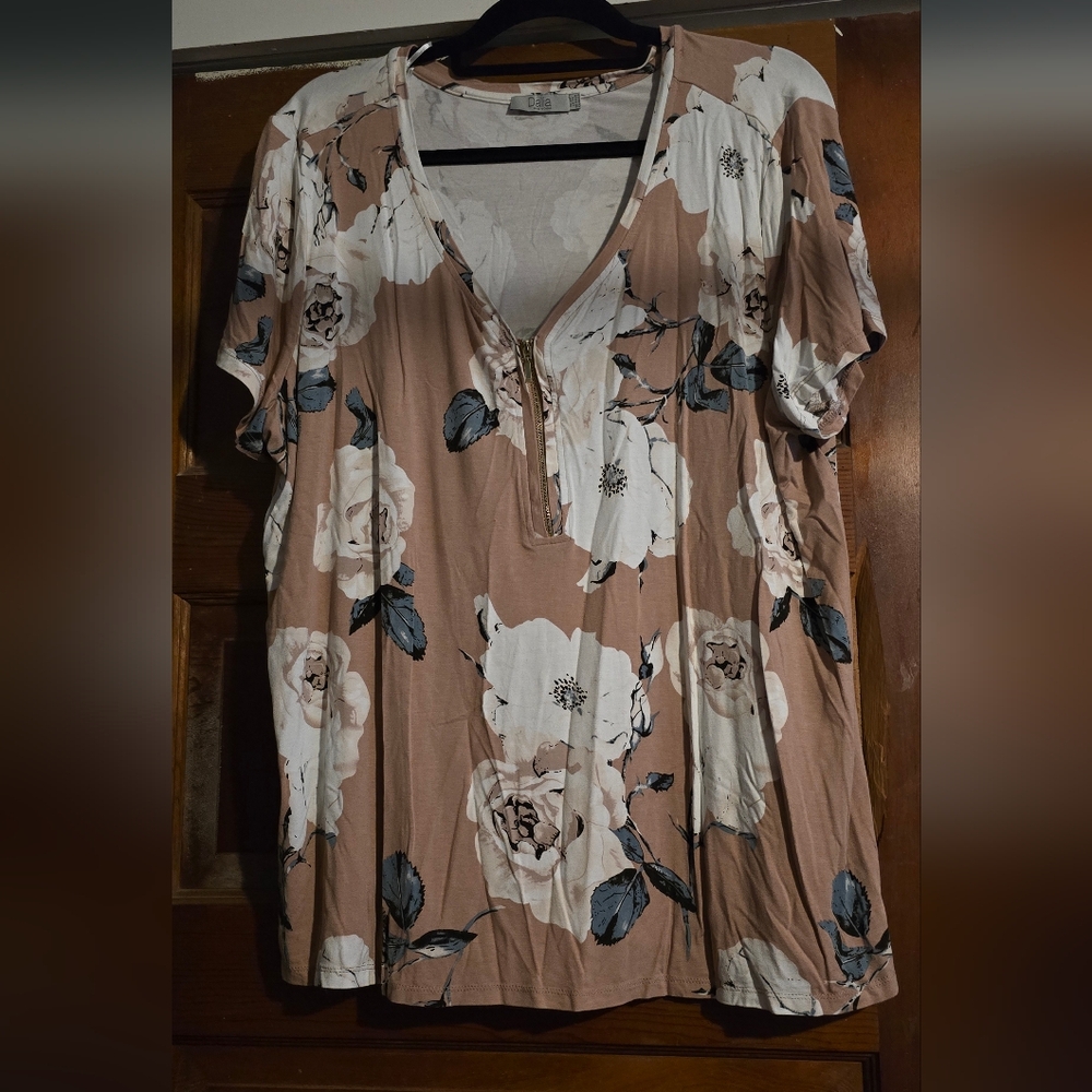 Dalia Floral Print Short Sleeve Top - Mauve and White